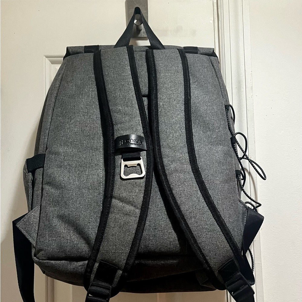 Nwot Oniva On-The-Go Traverse Cooler Backpack With Bottle Opener View 3